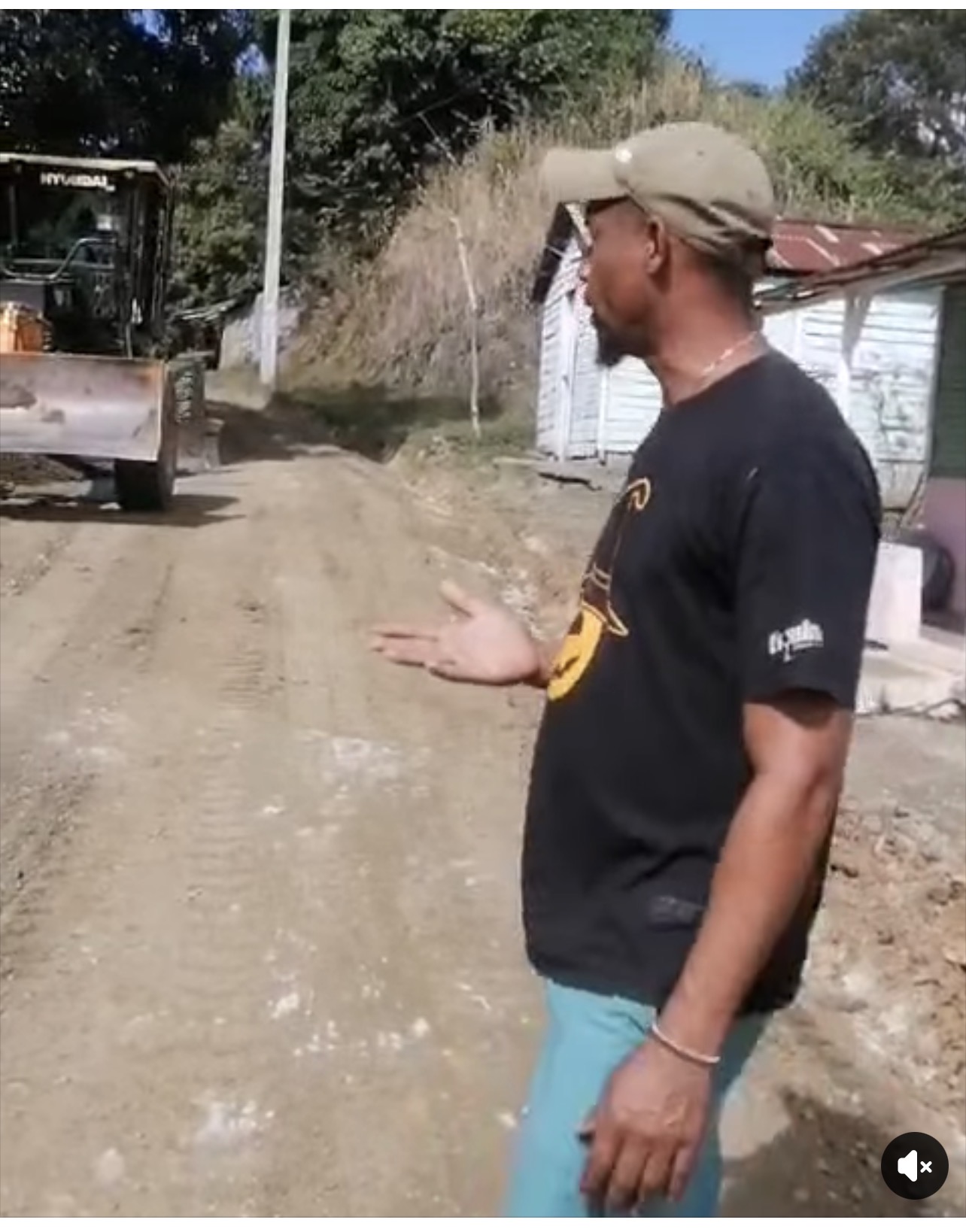 Arreglo de caminos vecinales El 20 Rio verde.