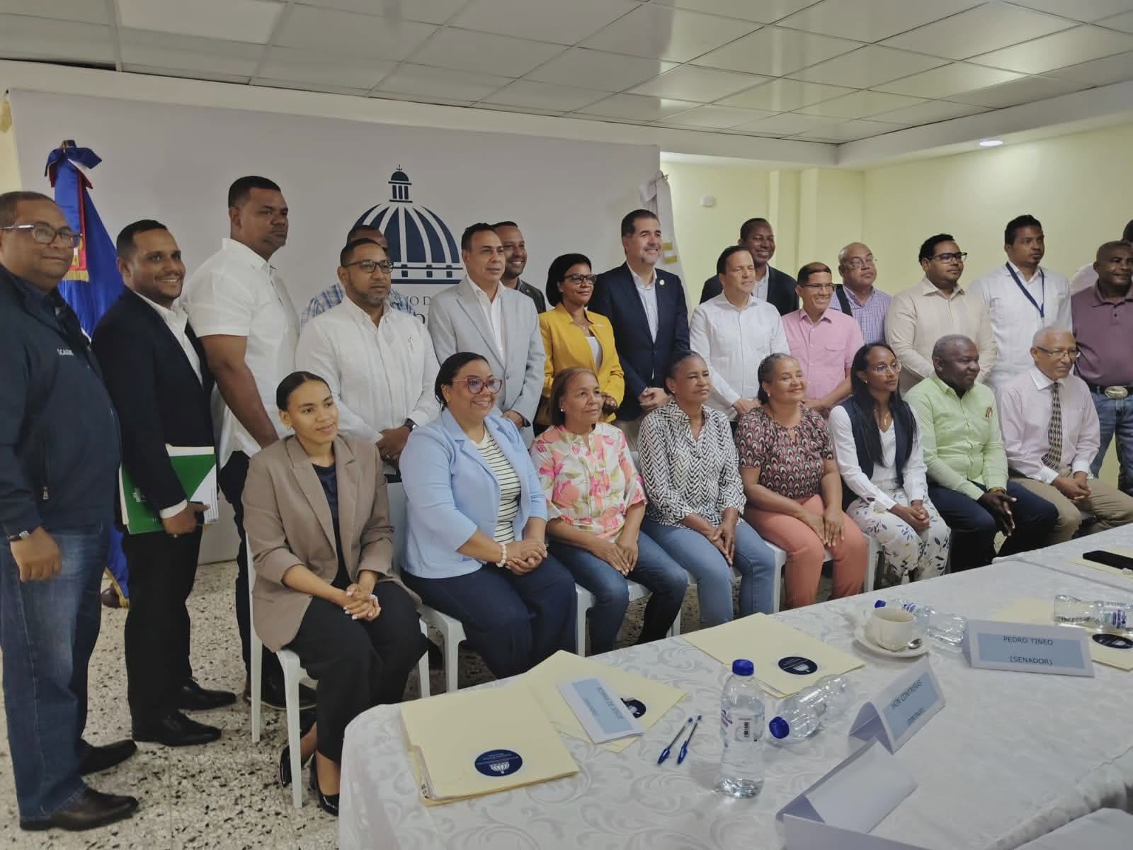 En representación del señor alcalde municipal, participamos en la reunión provincial de planificación y priorización de obras para la formulación del Presupuesto General del Estado 2027.